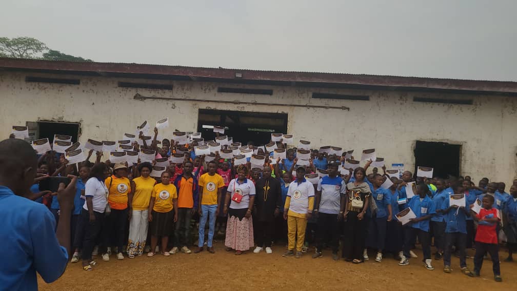 Group picture with participants and advisors
